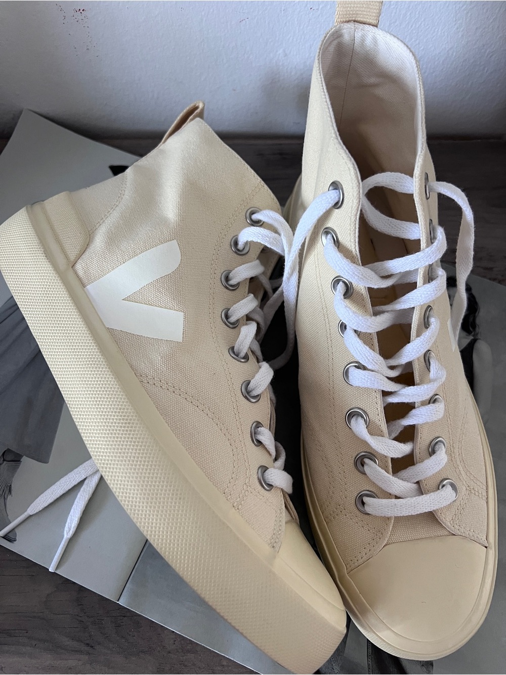 Veja High-Top Men’s Sneakers in Pale Yellow